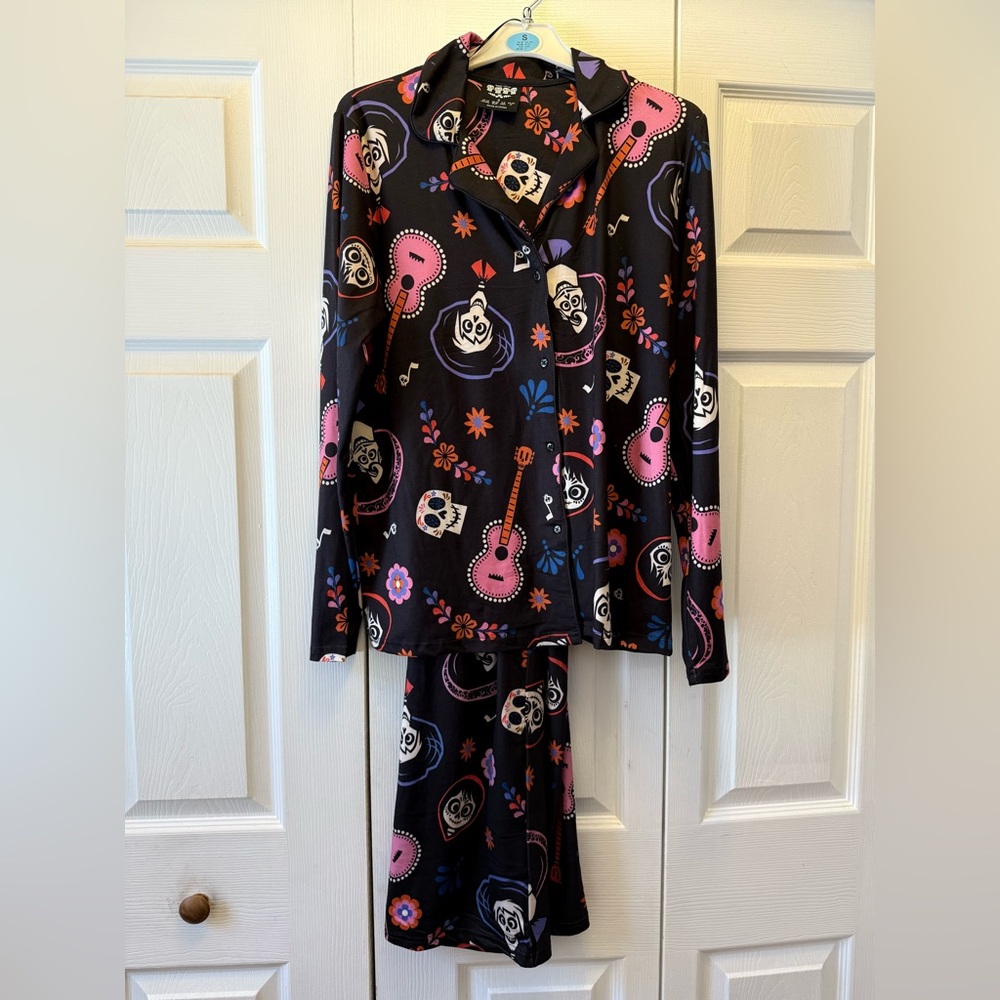 Disney / Pixar Coco 2 Piece Pajama set - Picture 5 of 6